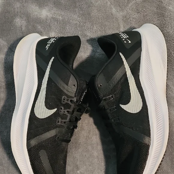 Nike Men's Black Running Shoes - Picture 4 of 10